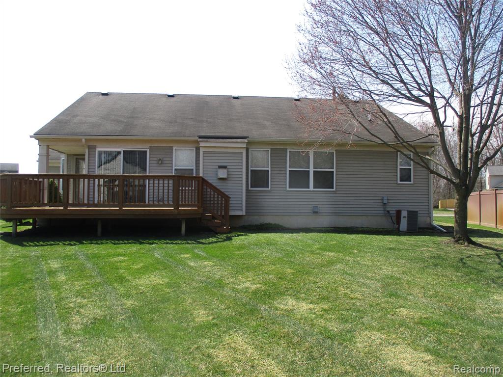 9153 Lakewood Drive, Whitmore Lake, MI 48189 — Photo 25