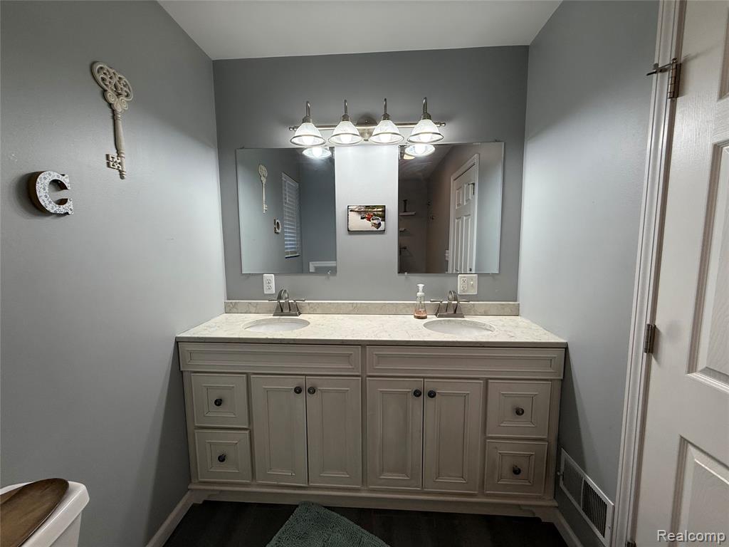 26020 Martinsville Road, Belleville, MI 48111 — Photo 27