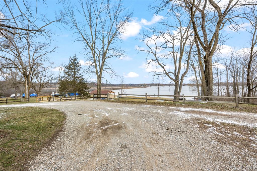 3778 Ponchartrain Drive, Pinckney, MI 48169 — Photo 45
