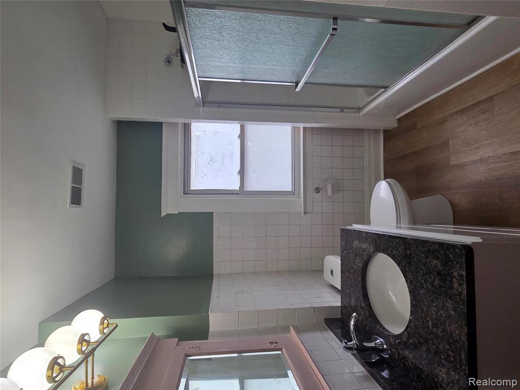 3254 Hogarth Street, Detroit, MI 48206 — Photo 22