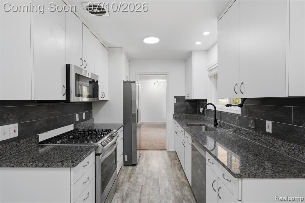 7264 S Tratham Court, West Bloomfield, MI — Photo 16