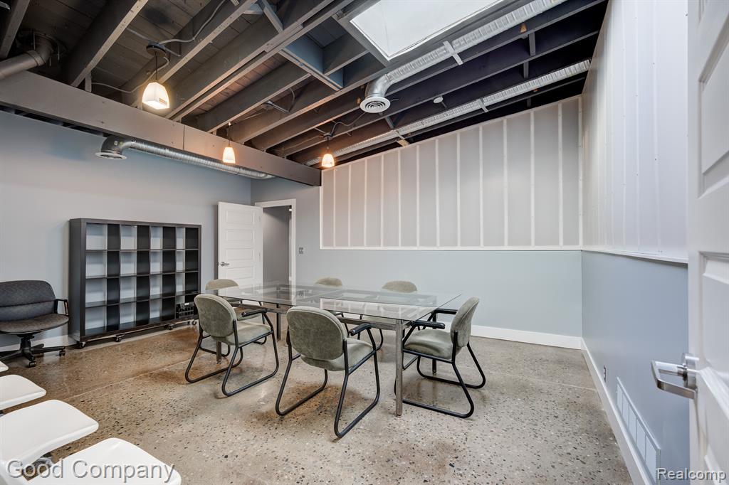 628 E PARENT Avenue, Royal Oak, MI 48067 — Photo 12