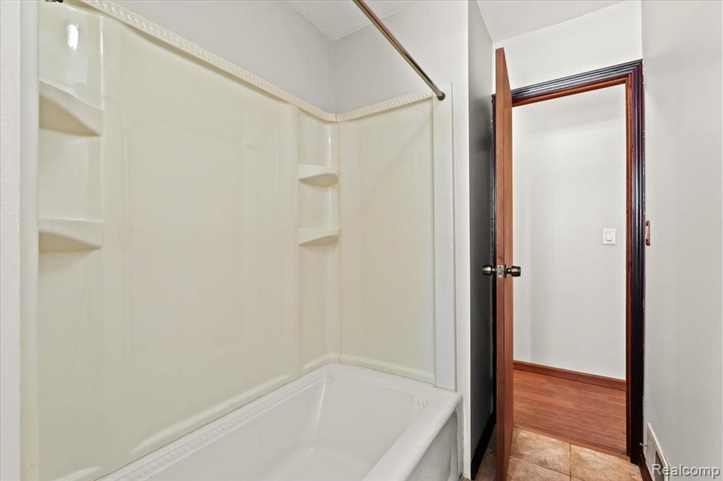 6123 Stephen, Brighton, MI 48116 — Photo 12