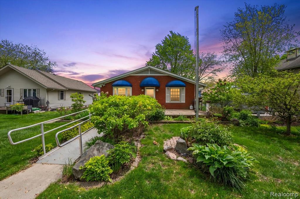 13358 Laplaisance Woods Street, La Salle, MI