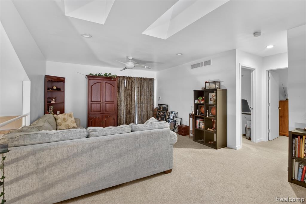 5148 Woodrun Court, West Bloomfield, MI 48323 — Photo 14