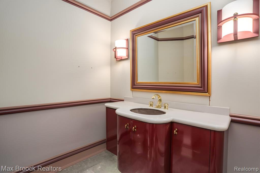 4366 KAREN Lane, Bloomfield Hills, MI 48302 — Photo 24