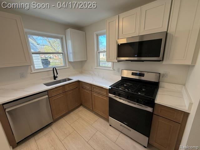 23261 Seneca Street, Oak Park, MI 48237 — Photo 14