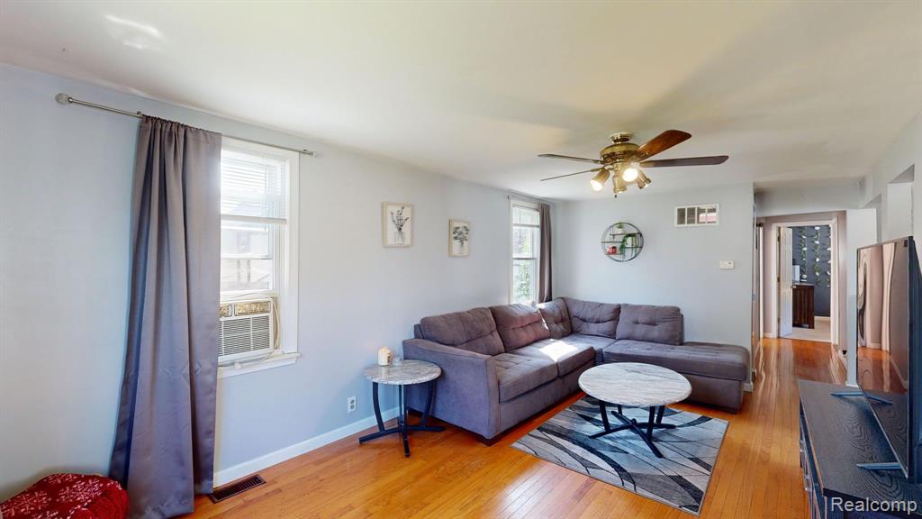 4322 GREENLY Street, Burton, MI 48529 — Photo 13