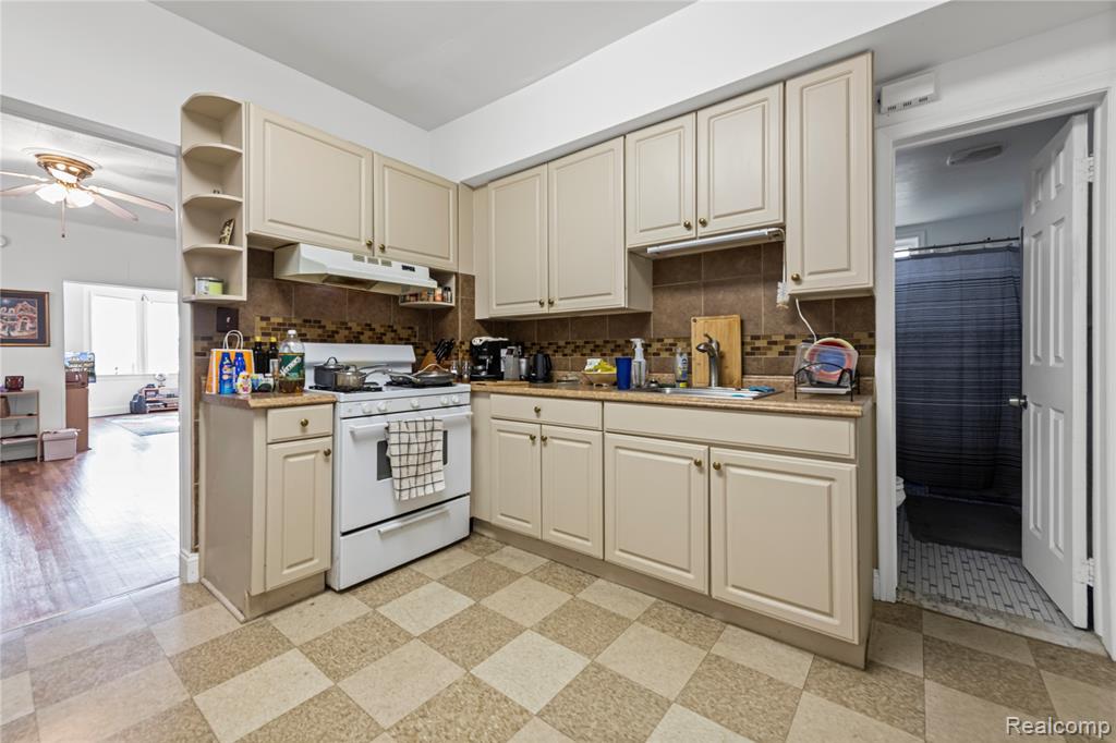 11428 Lumpkin street, Hamtramck, MI 48212 — Photo 13