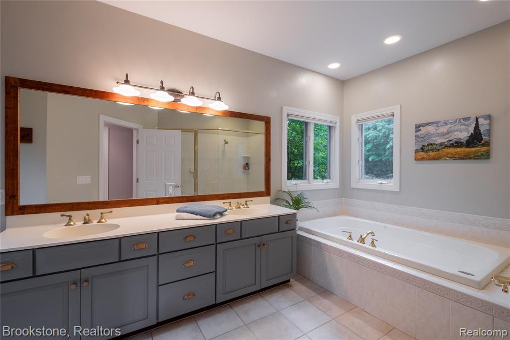 8003 Caribou Lake Lane, Clarkston, MI — Photo 14