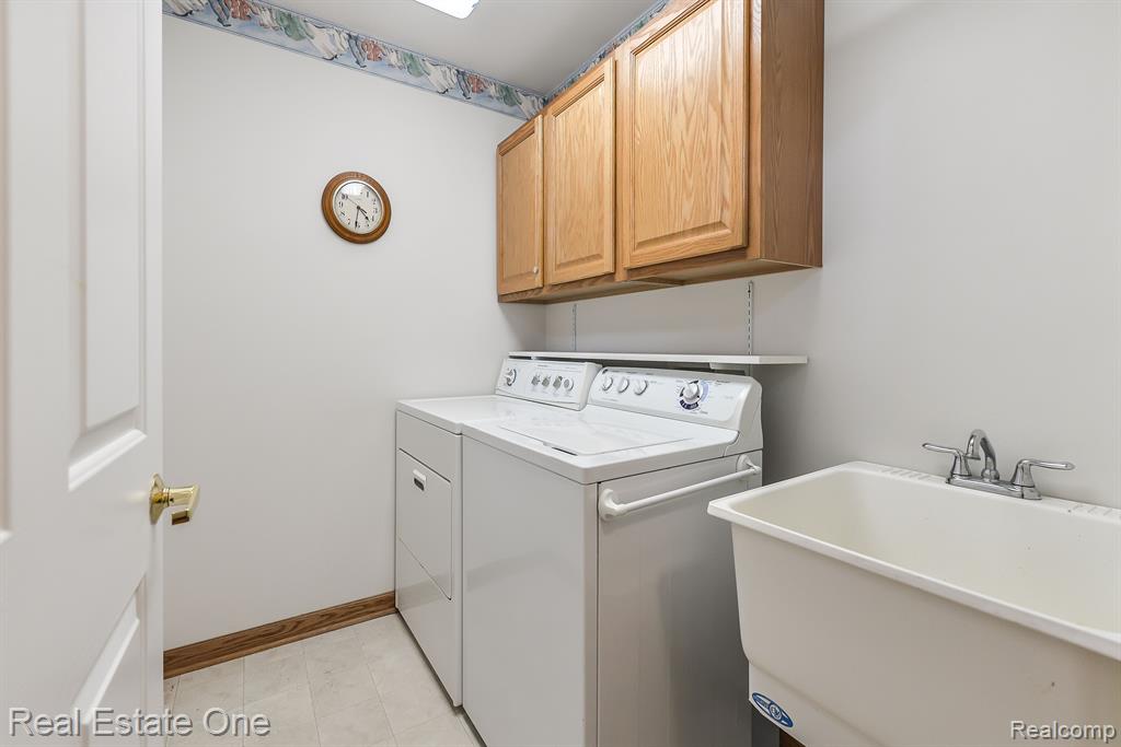 938 MILDRED J Court, Brighton, MI 48116 — Photo 26