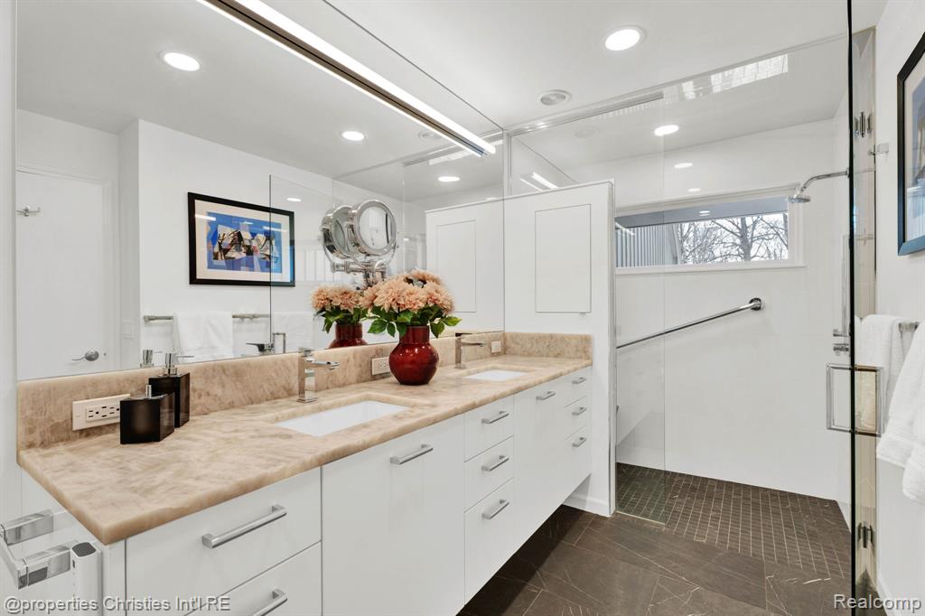 22211 Village Pines Drive, Beverly Hills, MI 48025 — Photo 33