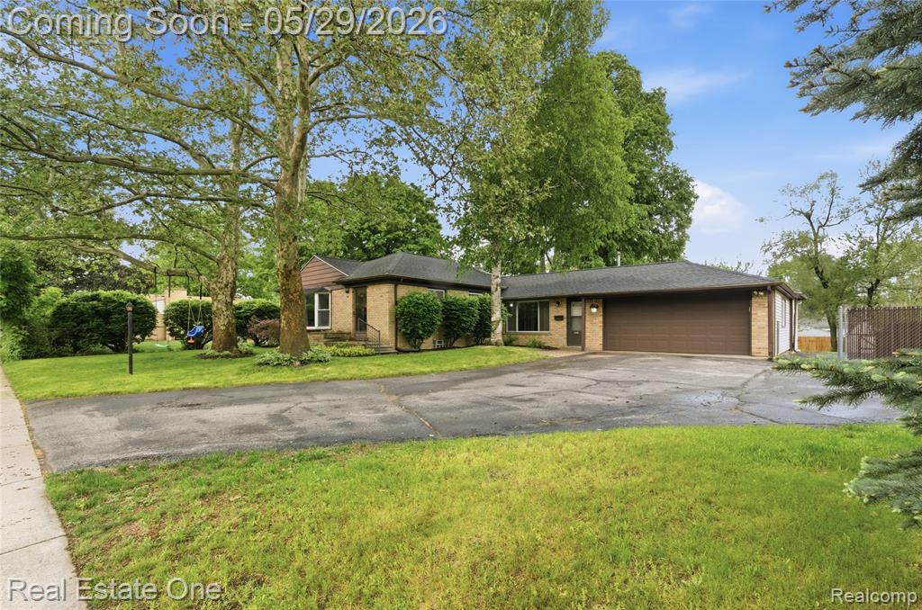 733 S Webik Avenue, Clawson, MI — Photo 6
