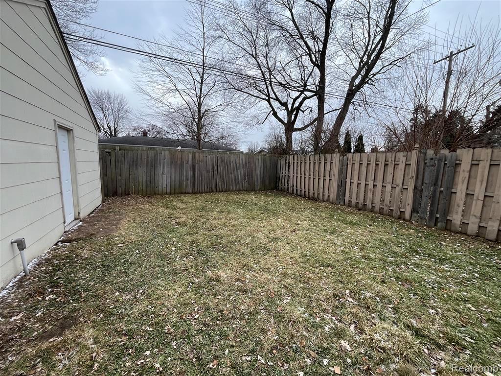 16572 Rosemary, Fraser, MI 48026 — Photo 21