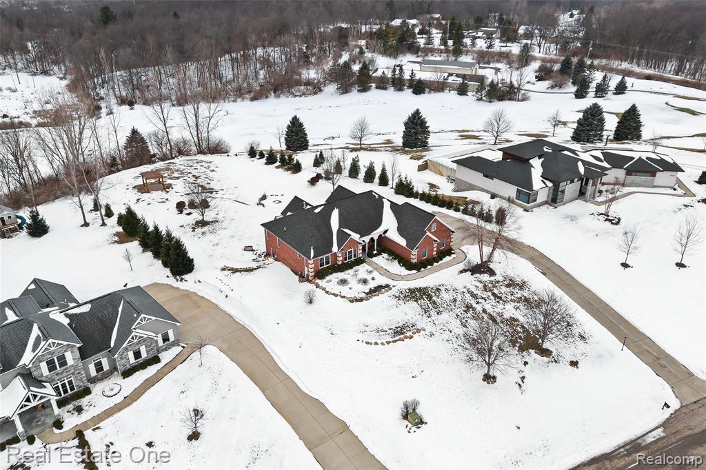 9032 Palmers Way Drive, Fenton, MI 48430 — Photo 43