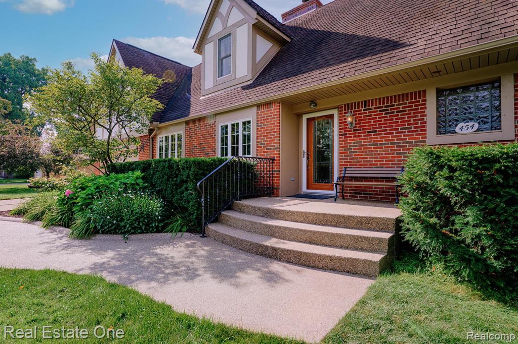 454 Lesdale Drive, Troy, MI 48085 — Photo 53
