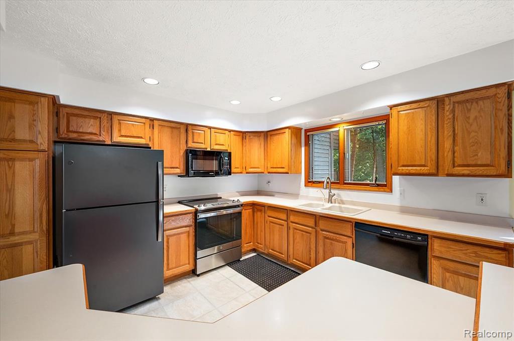 6583 RIDGEVIEW Drive, Clarkston, MI — Photo 15