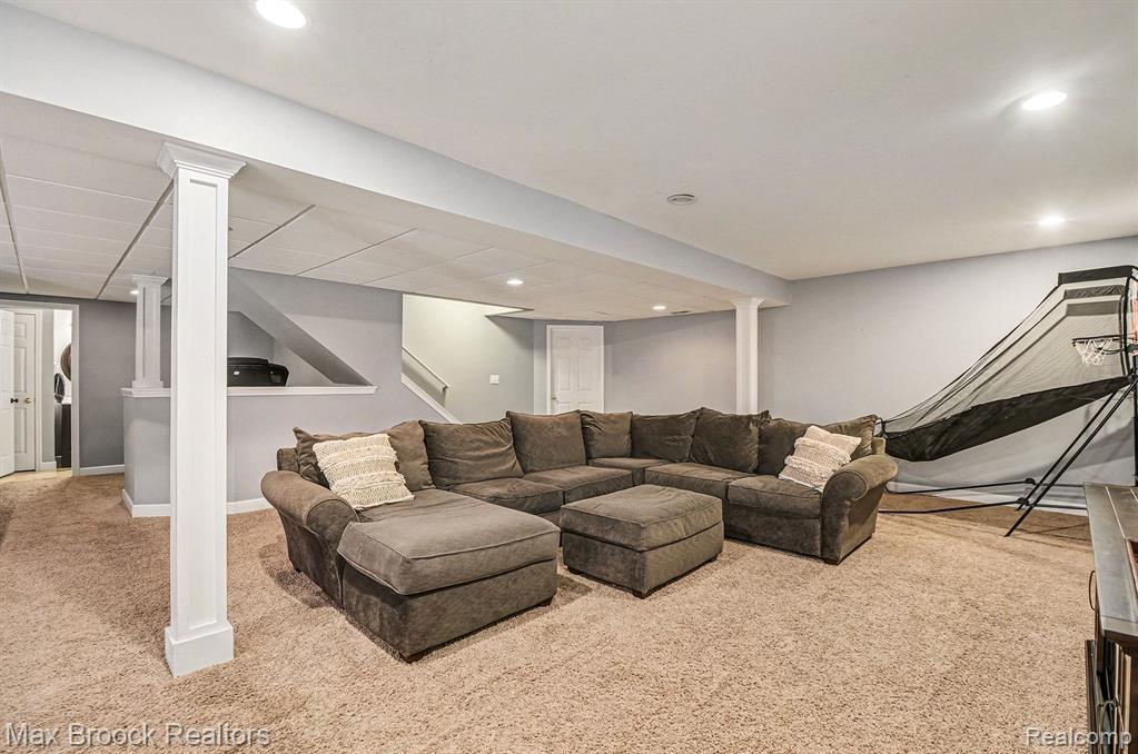 9858 Forest Ridge Drive, Clarkston, MI 48348 — Photo 39