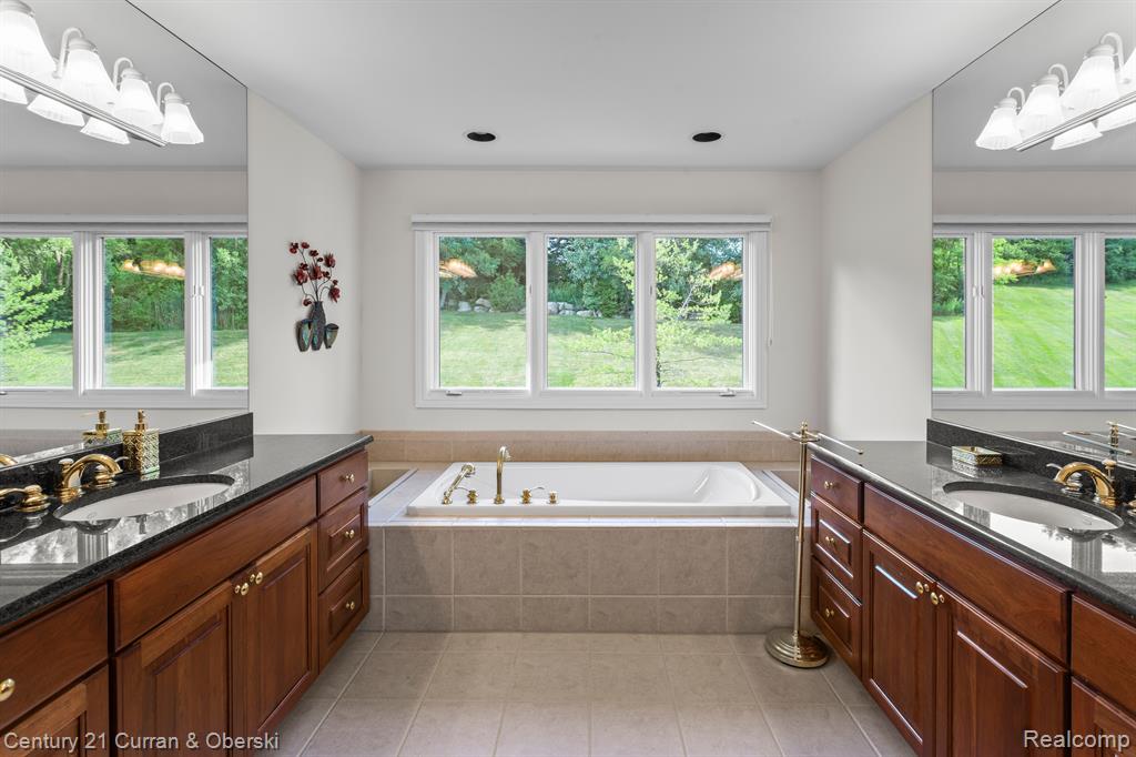 18585 STEEP HOLLOW Court, Northville, MI 48168 — Photo 41