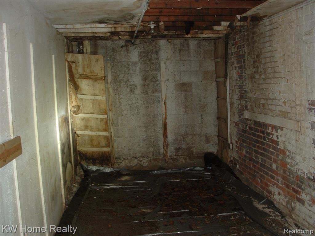 20650 Fenkell Avenue - Photo 4