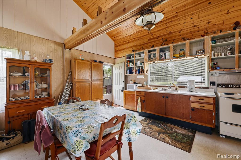 6556 Dickinson Island, Algonac, MI 48001 — Photo 11