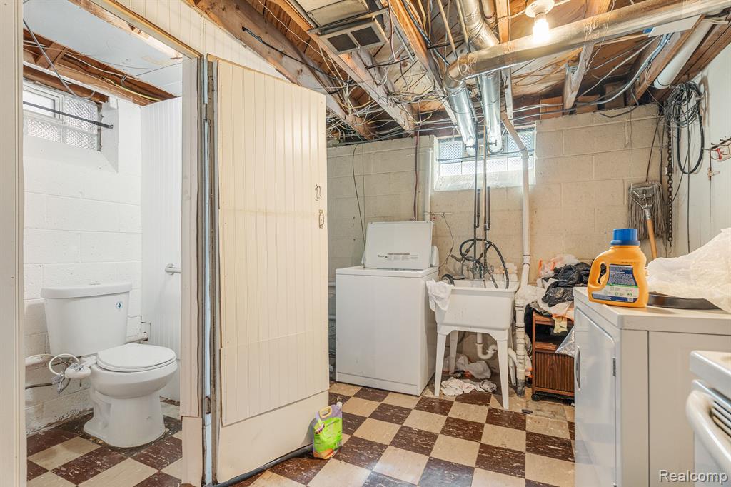 4279 E OUTER Drive, Detroit, MI 48234 — Photo 19