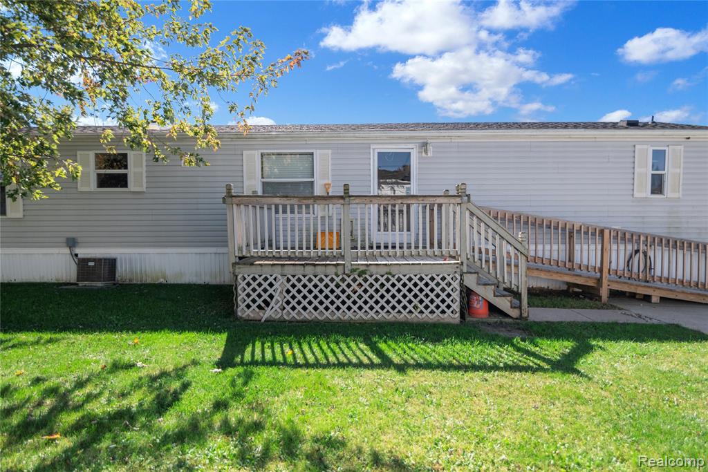 23467 Manor Road North, New Boston, MI 48164 — Photo 4