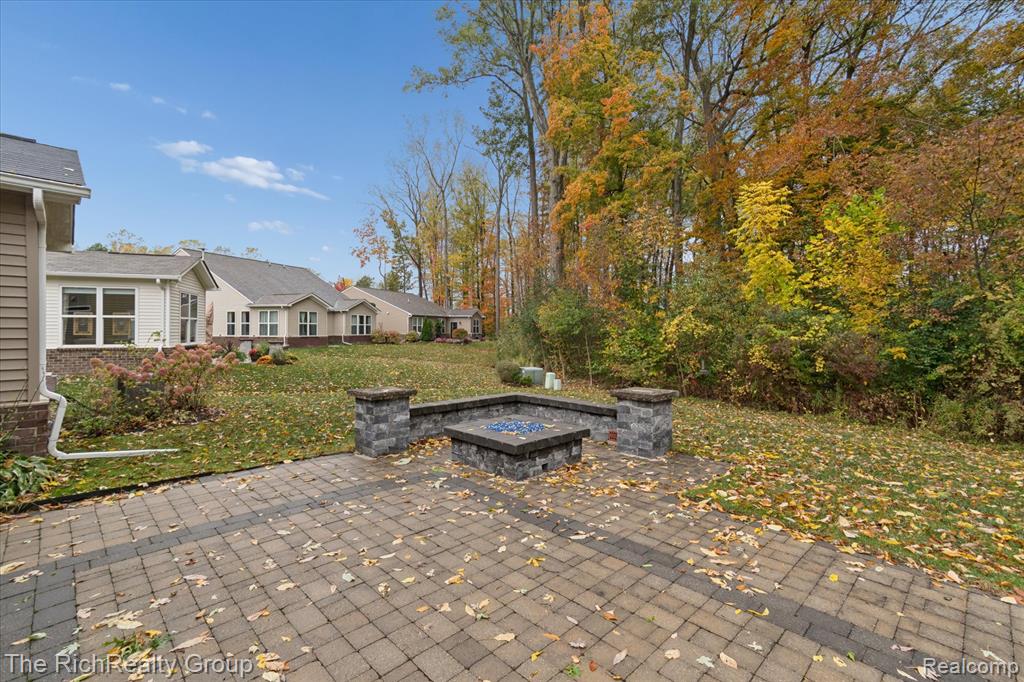 49534 Mapleton, Canton, MI 48188 — Photo 35