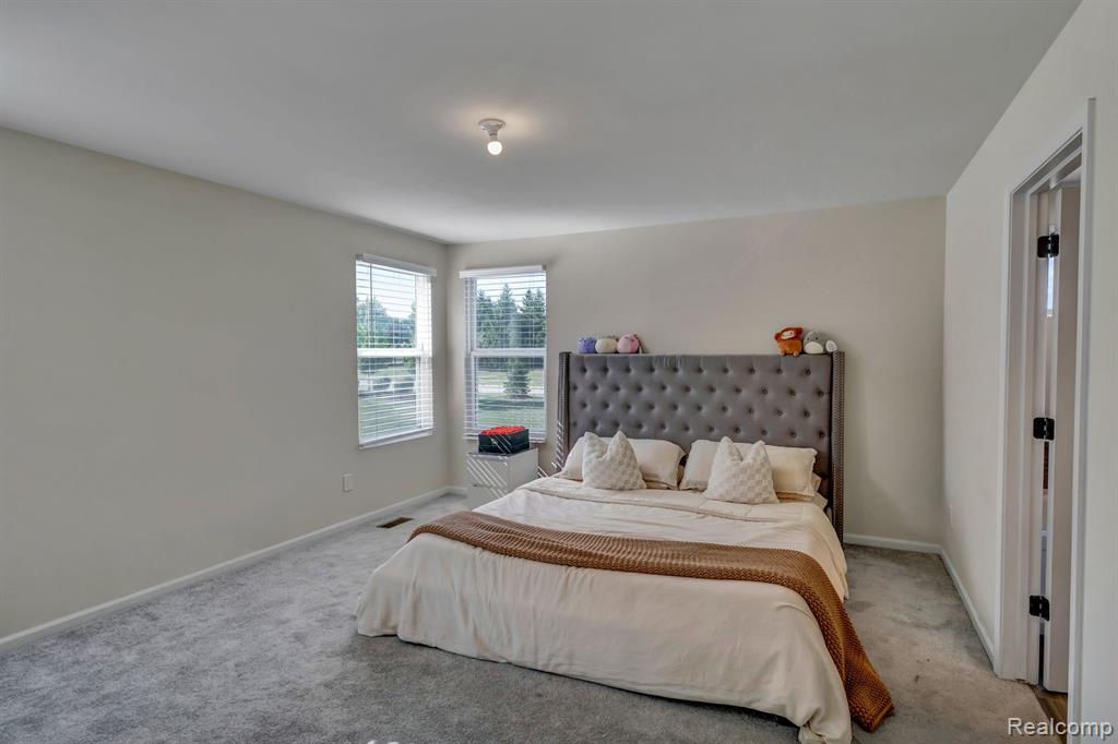 49746 SHORELINE Drive, Canton, MI 48187 — Photo 17