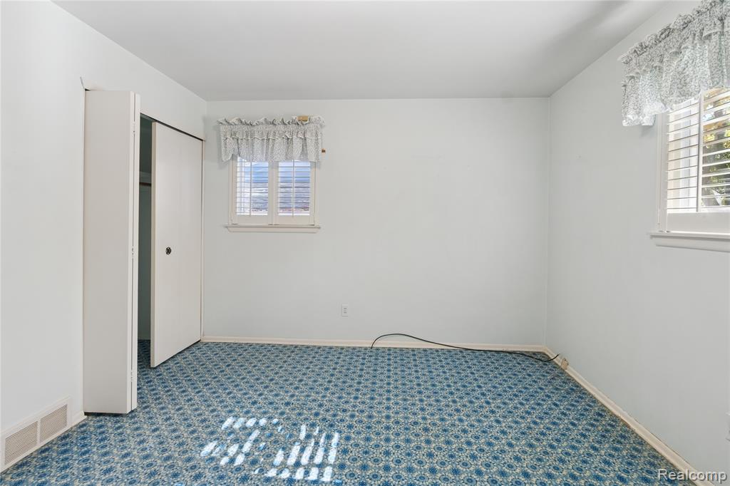 536 Rewold Drive, Rochester, MI 48307 — Photo 17