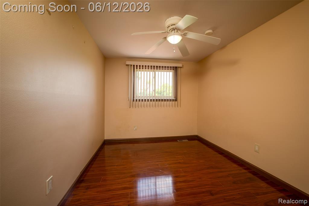 5061 Temple Drive, Sterling Heights, MI 48310 — Photo 19
