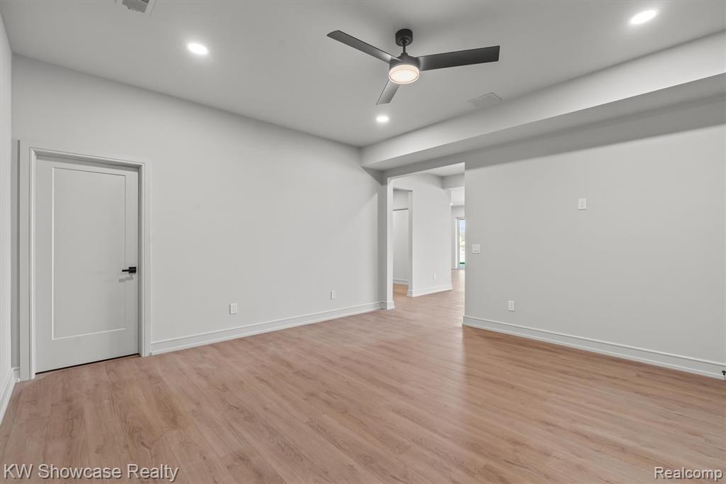 2559 Crystal Lake Drive, Commerce Twp, MI 48382 — Photo 48