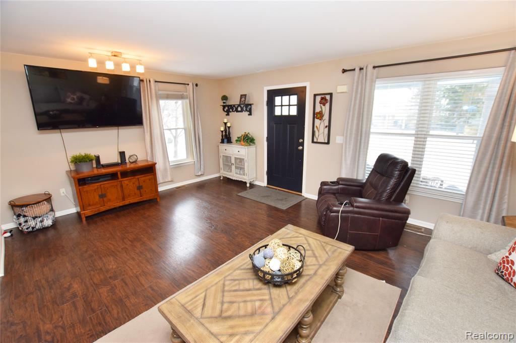 5340 Blossom Lane, Linden, MI 48451 — Photo 2