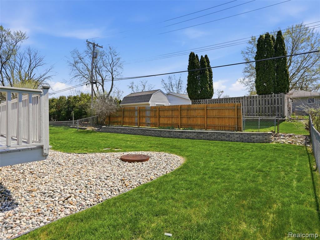 5837 Northridge Circle, Waterford, MI 48327 — Photo 47
