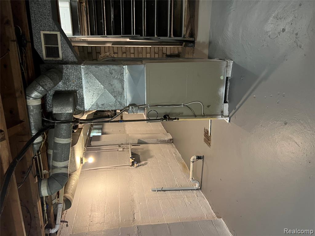 801 Hubbard Avenue, Flint, MI 48503 — Photo 11