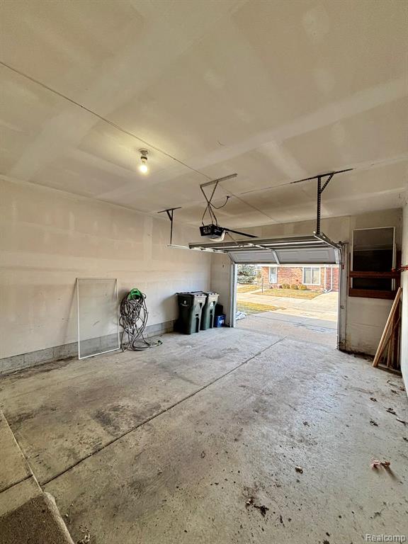 401 Doremus S Doremus Lane W, 10, Saint Clair Shores, MI 48080 — Photo 37