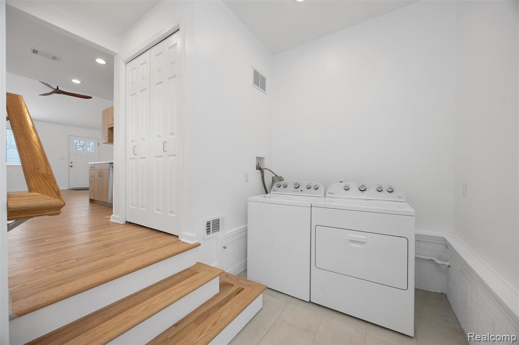 623 E Brockton Avenue, Madison Heights, MI 48071 — Photo 8