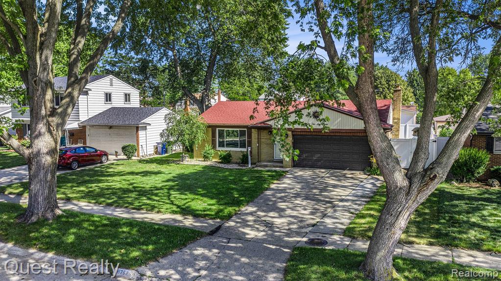 8263 Smethwick Road, Sterling Heights, MI 48312 — Photo 19
