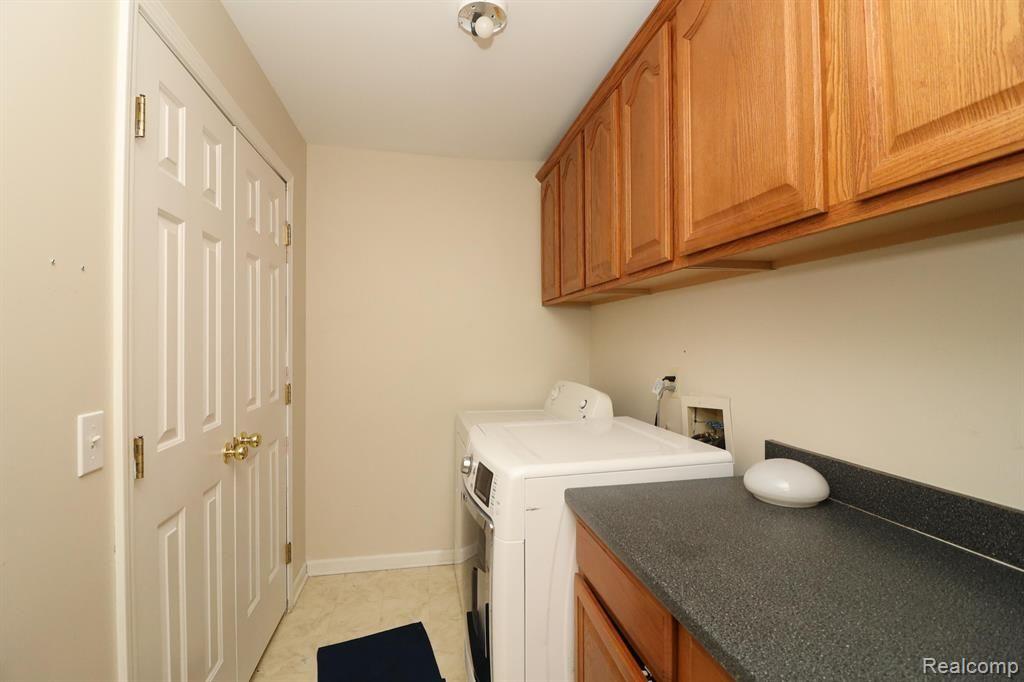 5302 ROYAL VALE Lane, Dearborn, MI 48126 — Photo 27