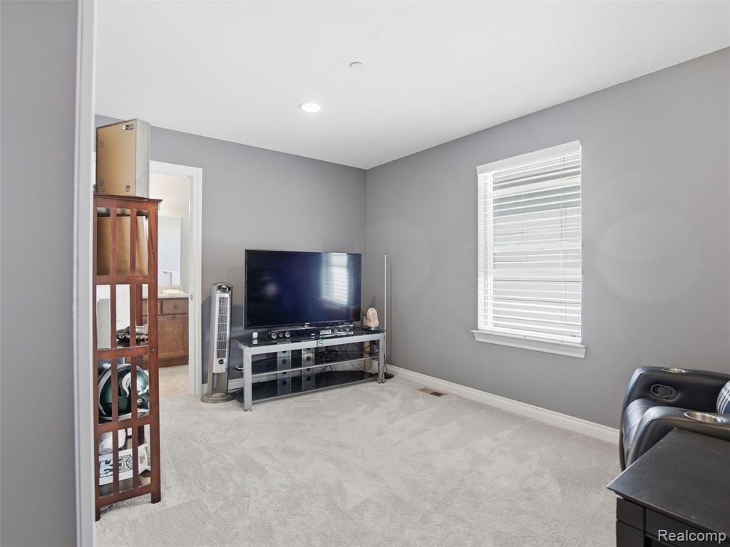 3905 Andover Avenue, Auburn Hills, MI 48326 — Photo 18