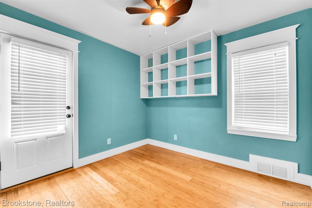 6867 MAYFAIR Street, Taylor, MI 48180 — Photo 9
