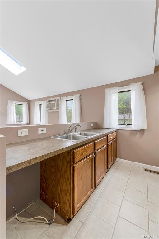811 Miller Road, Lake Orion, MI 48362 — Photo 14