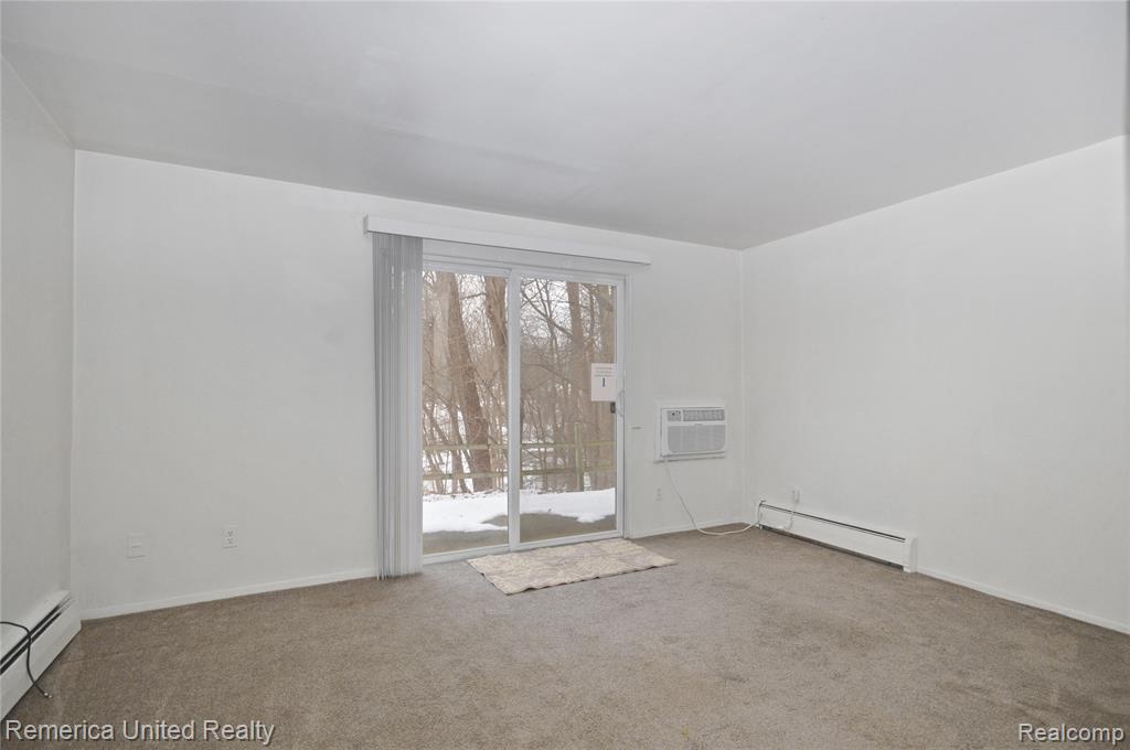 31831 Grand River Avenue, 58, Farmington, MI 48336 — Photo 3