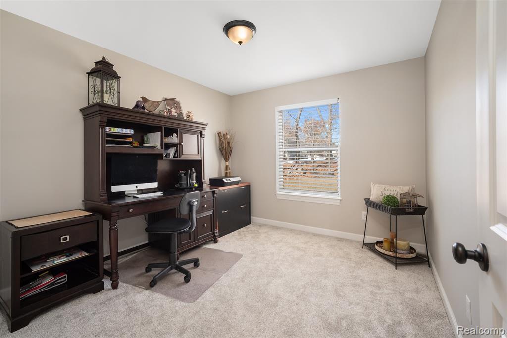 529 Napa Valley Drive, Milford, MI 48381 — Photo 21