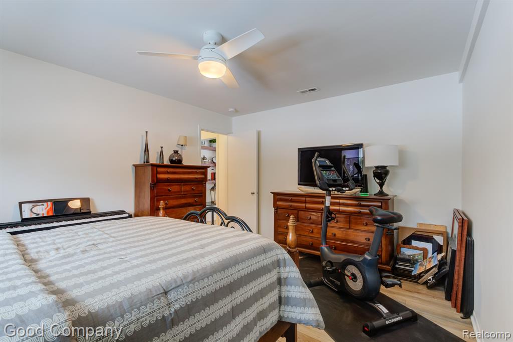 805 N Pemberton Road, Bloomfield Hills, MI 48302 — Photo 50