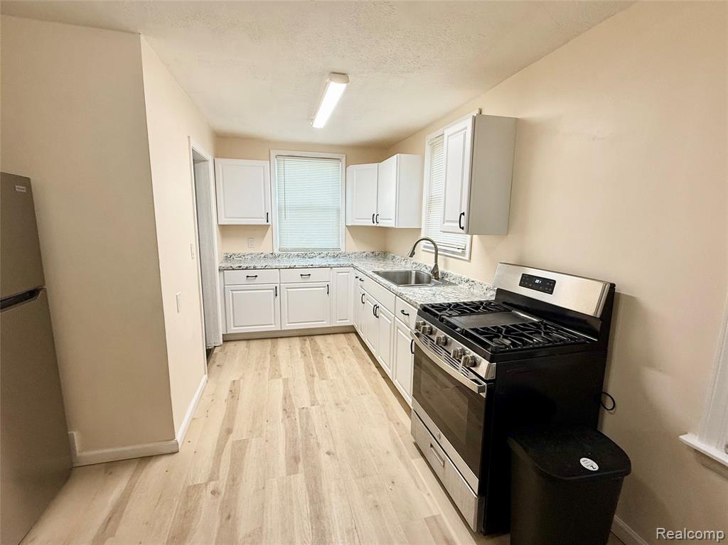 8719 CANYON Street, Grosse Pointe, MI 48236 — Photo 8