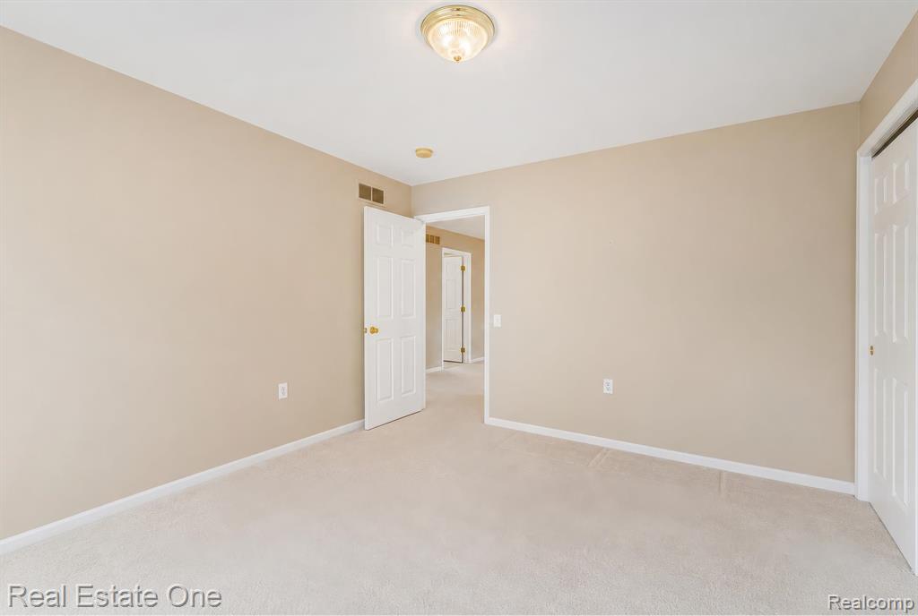 3622 Camden Court, Auburn Hills, MI 48326 — Photo 33