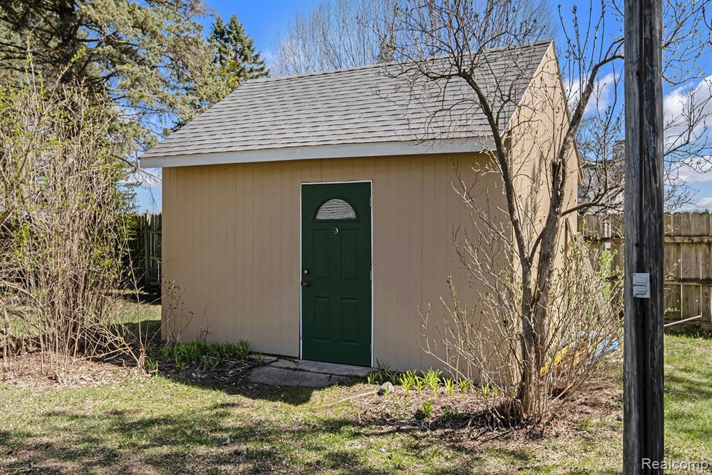5537 VASSAR Road, Grand Blanc, MI 48439 — Photo 27