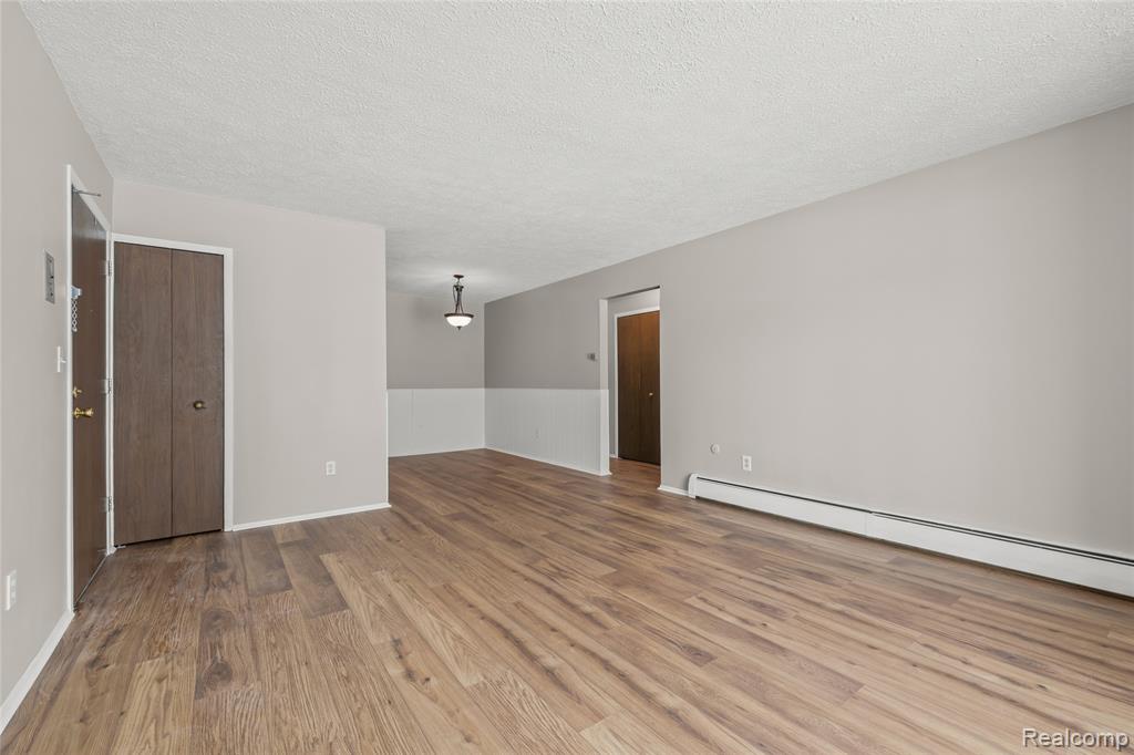 4909 Crooks Road, D6, Royal Oak, MI 48073 — Photo 8