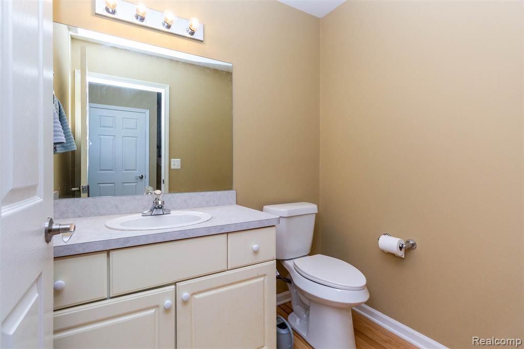 878 Dakota, Rochester Hills, MI 48307 — Photo 40
